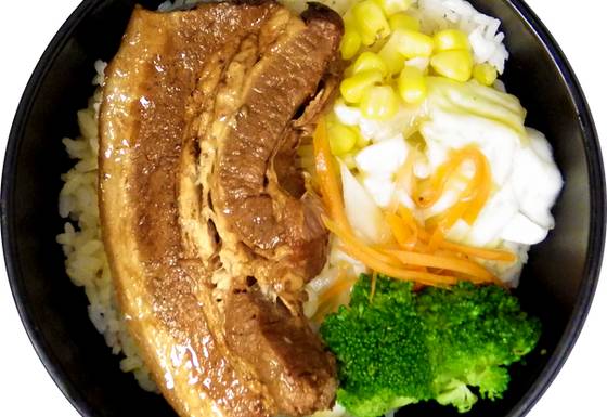 R.10 Braised Pork Belly on Rice (焢肉飯)